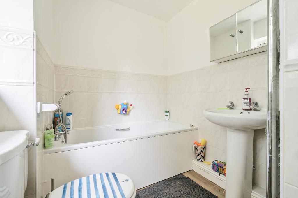 Property photo 3 of 20 Bathroom