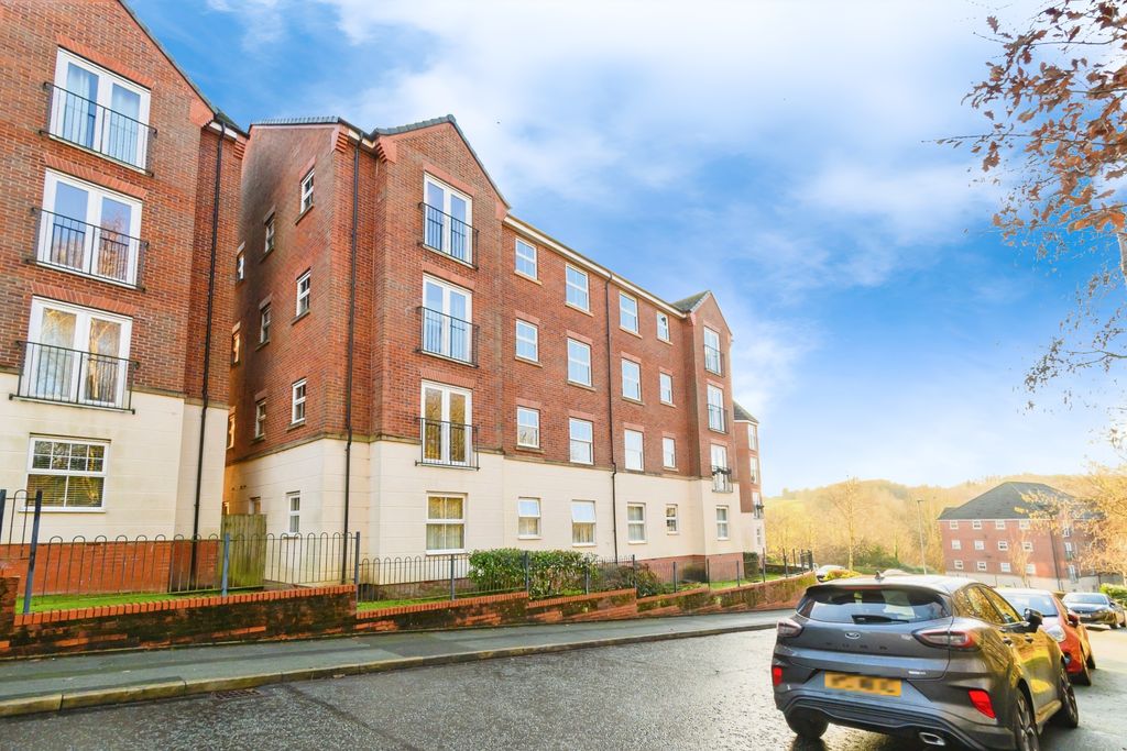 Property photo 1 of 19 Front View