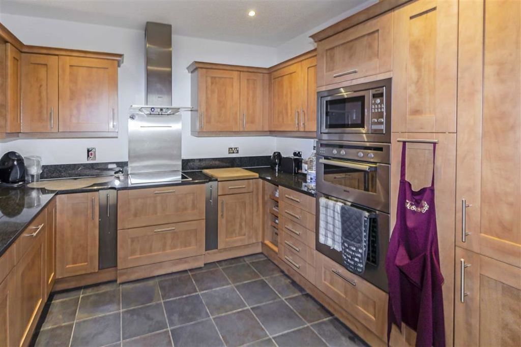 Property photo 3 of 5