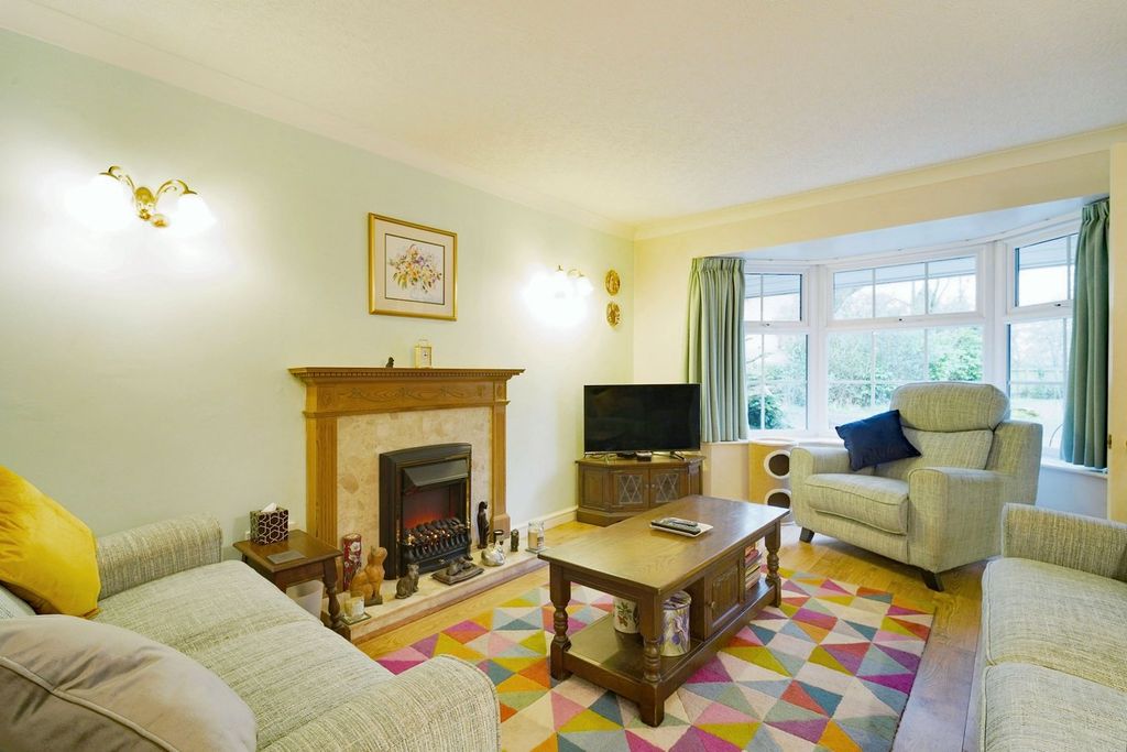 Property photo 2 of 25