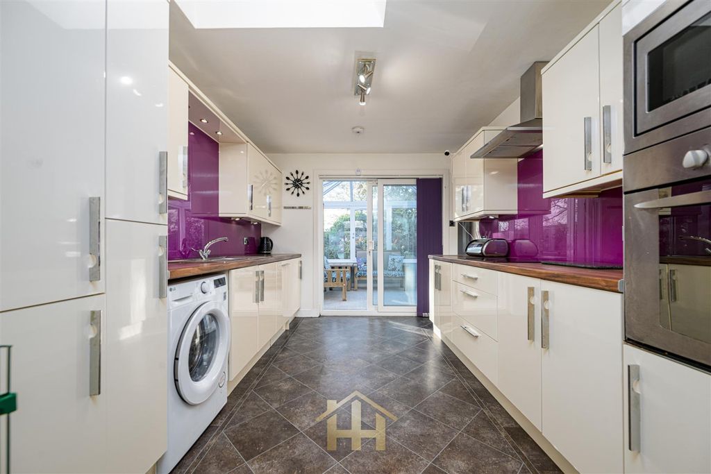 Property photo 1 of 20 Z92_4518-Edit.Jpg