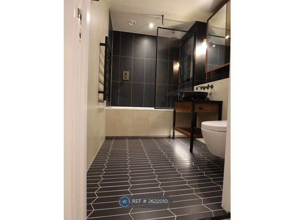Property photo 3 of 22 Bathroom