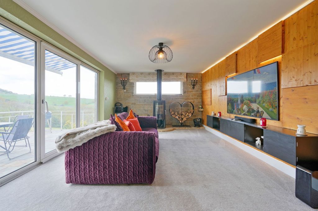 Property photo 3 of 58