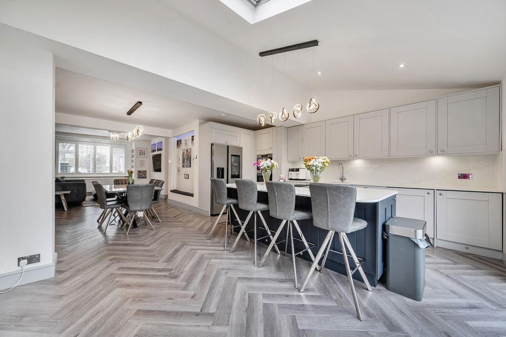 Property photo 3 of 17 1422322-20-69A829...