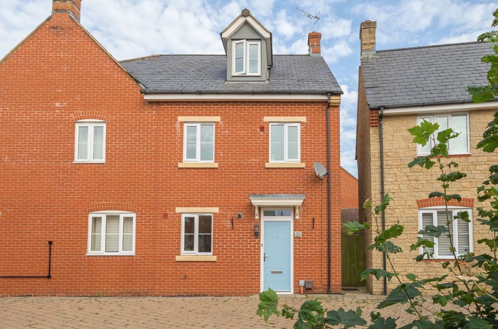 Property photo 1 of 18 1044288 (1)