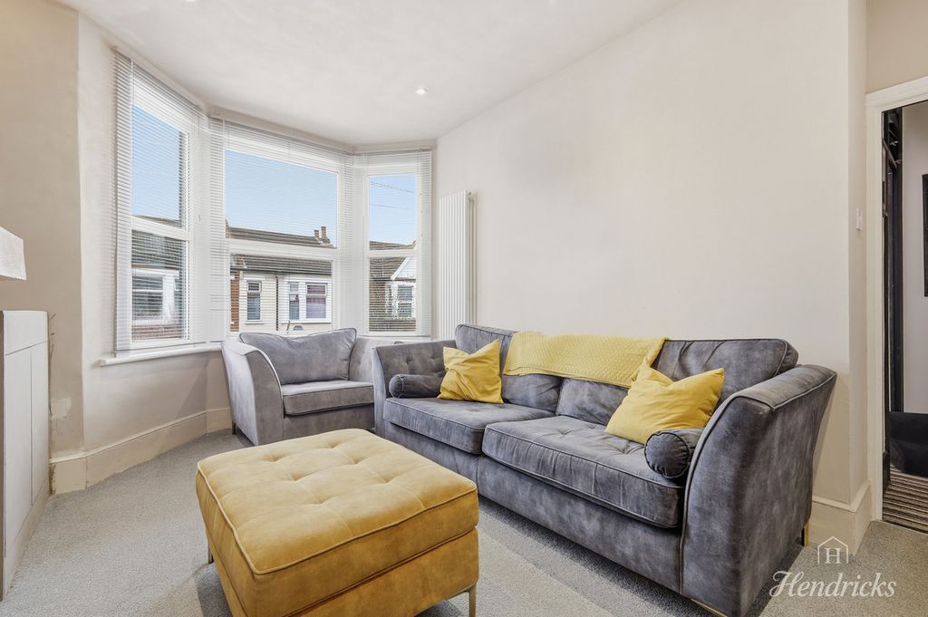 Property photo 3 of 19