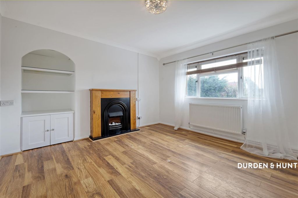 Property photo 2 of 16 Daniell Drive