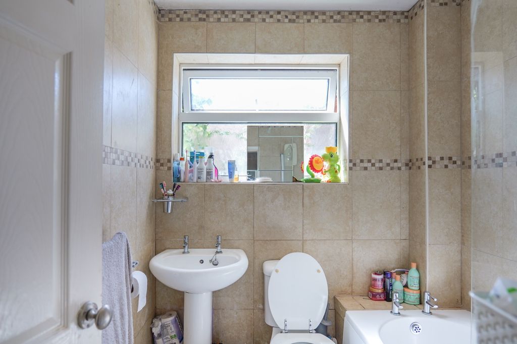 Additional image 5 of 2 bed flat for saleLon Ceiriog, Prestatyn LL19