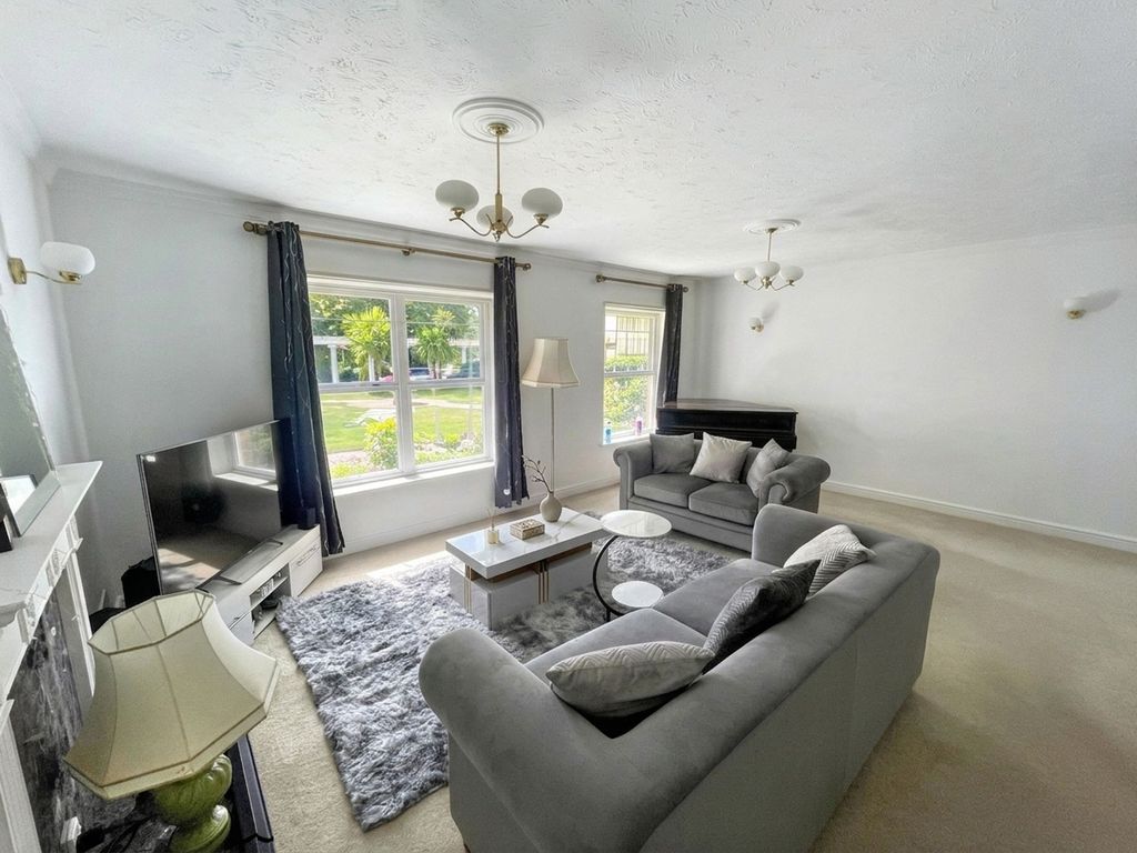 Property photo 2 of 22