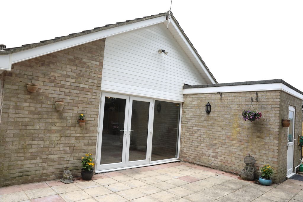 Property photo 3 of 23