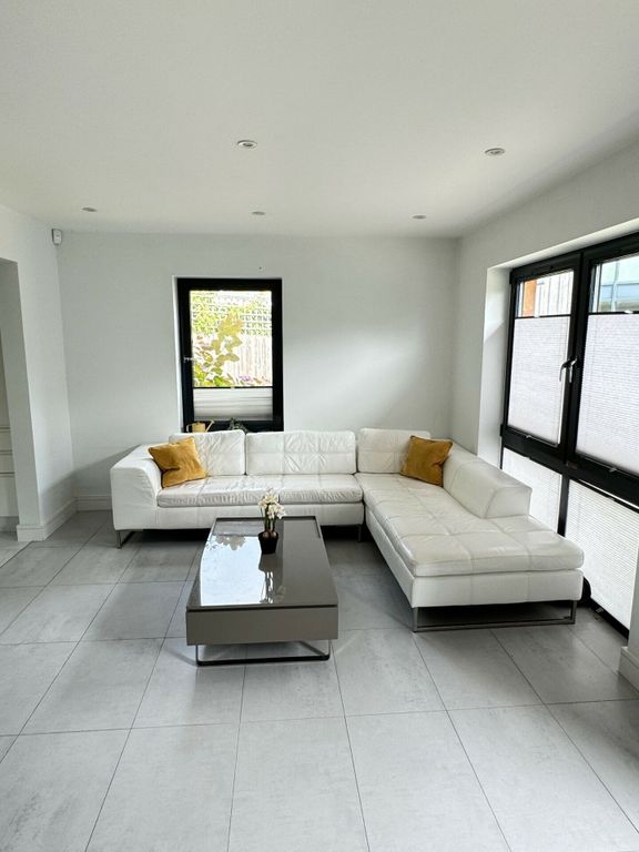 Property photo 3 of 12 2