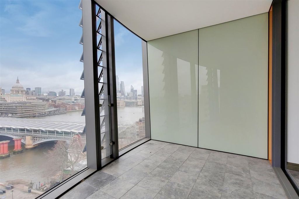 Property photo 2 of 14 3_Sunroom-1 (Medium)