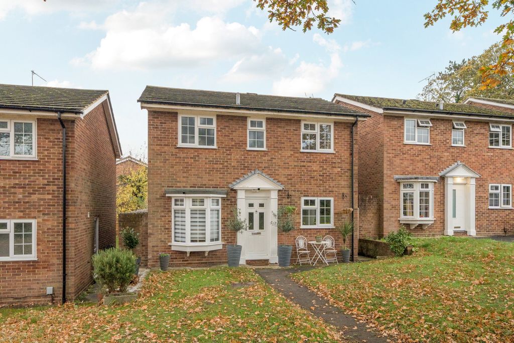 Property photo 1 of 24 1374623-26-690De5...