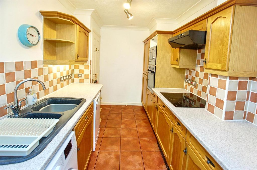 Property photo 3 of 23