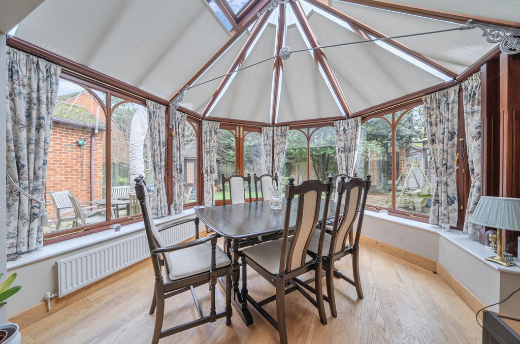 Property photo 3 of 14 1385387-2-6932Fab...