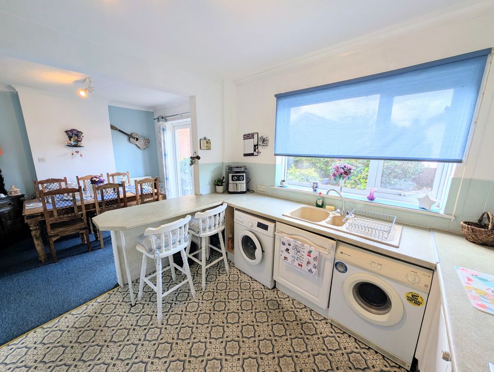 Property photo 2 of 21