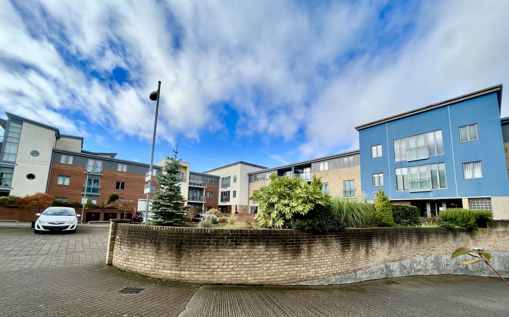 Property photo 2 of 18