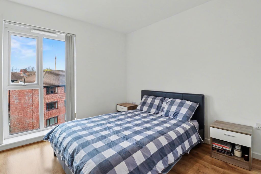 Property photo 3 of 11 Img_9421