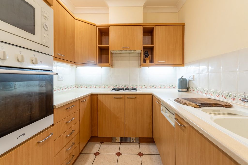 Property photo 3 of 12