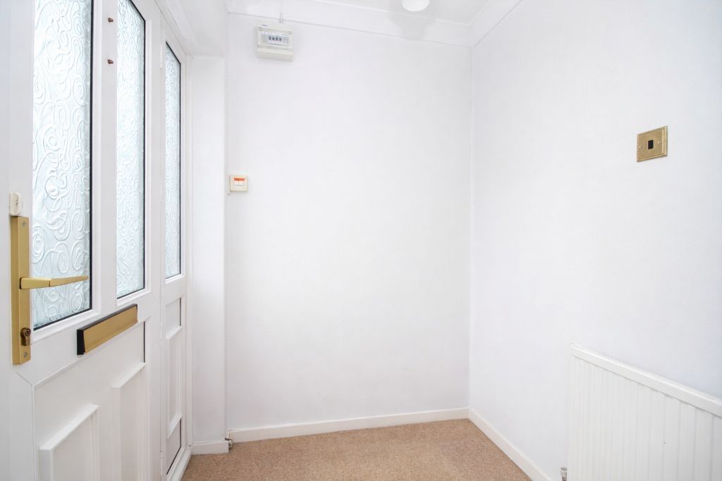 Property photo 2 of 12 Hallway