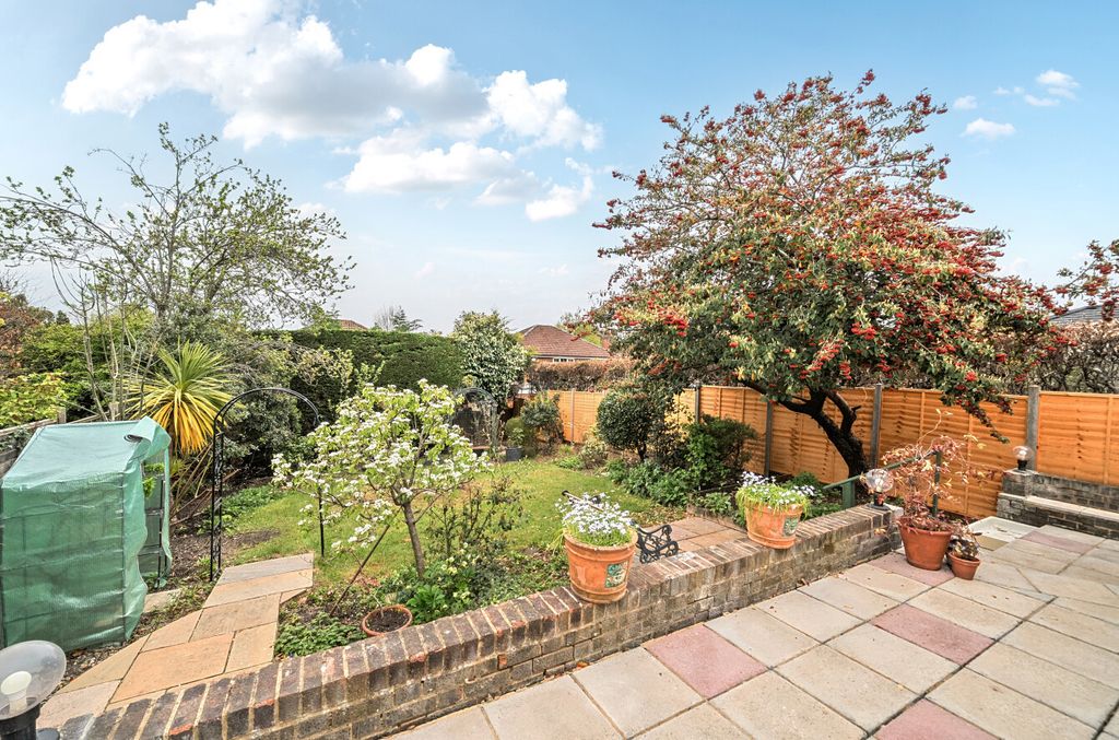Property photo 2 of 20 1436862-19-69d7d7...