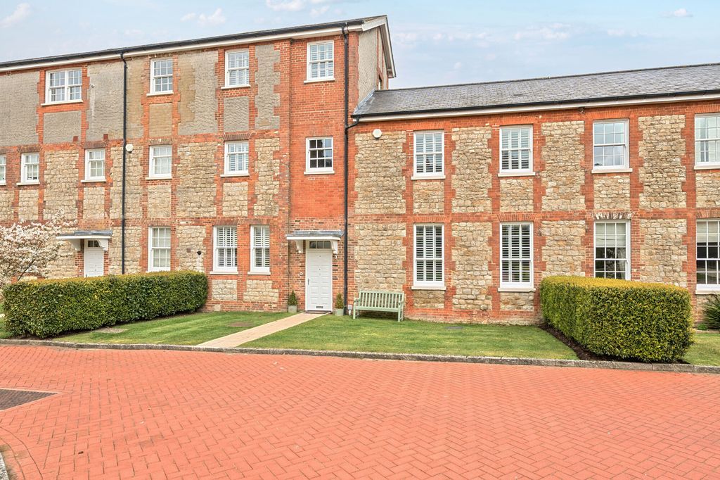 Property photo 1 of 12 Front Exterior