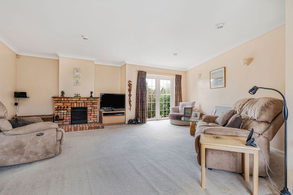 Property photo 2 of 18