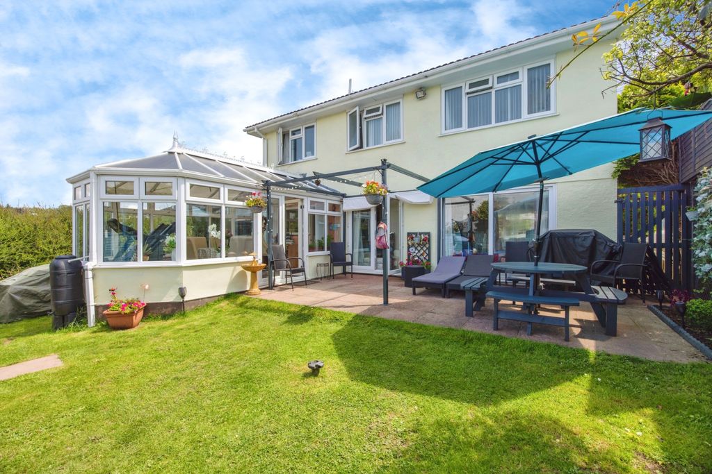 Property photo 2 of 17 Photography