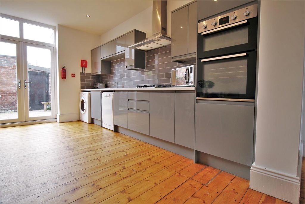 Property photo 3 of 8 Img_1110.Jpg
