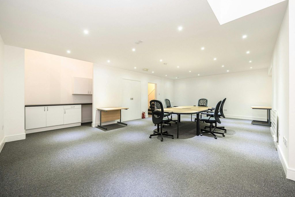 Property photo 3 of 10 Lwr Grd 1.Jpg