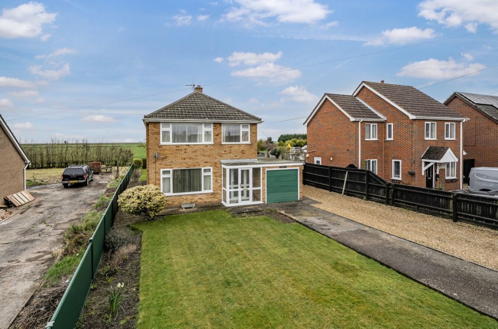 Property photo 1 of 28 1437064-8-69c6A23917Db9