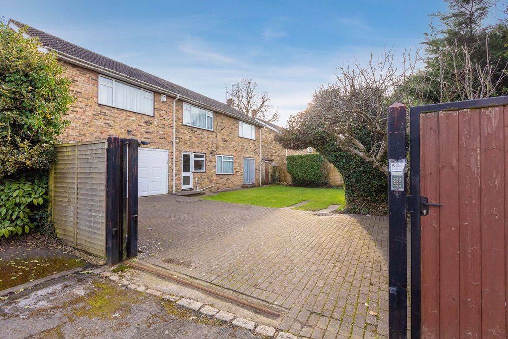 Property photo 1 of 18