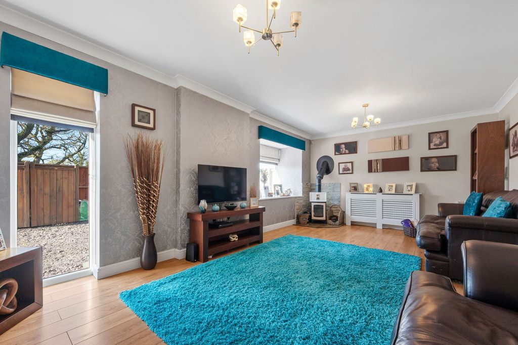 Property photo 2 of 44