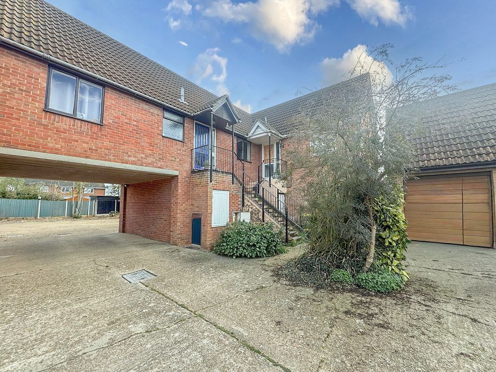 Property photo 1 of 2