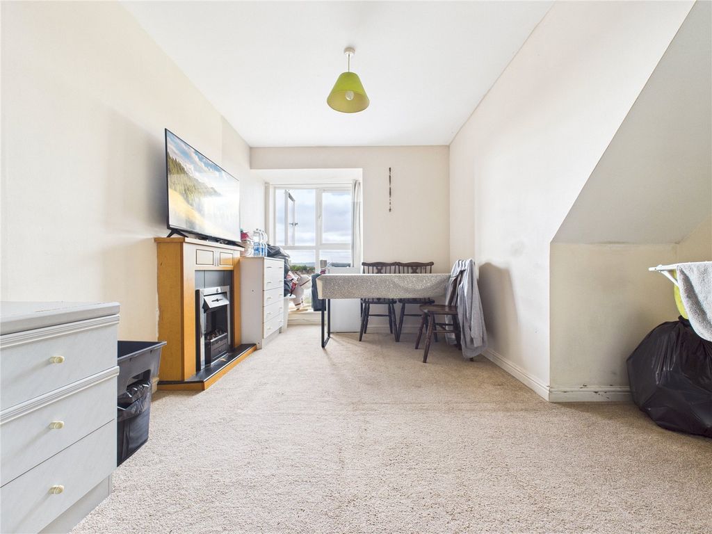 Property photo 3 of 10 Picture No. 16