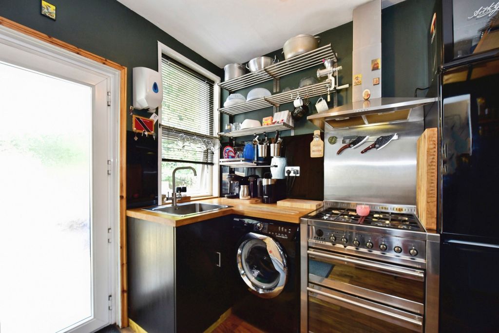 Property photo 3 of 12 Pbox-Img.Jpg