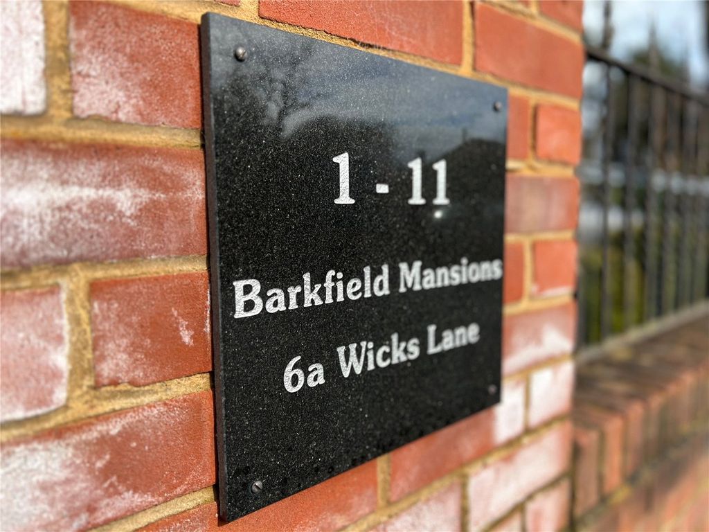 Property photo 2 of 17 Picture No. 27