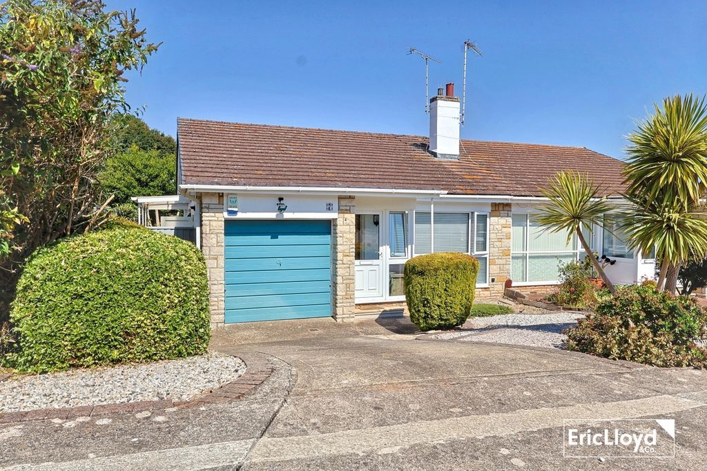 Property photo 1 of 16 Photo 13