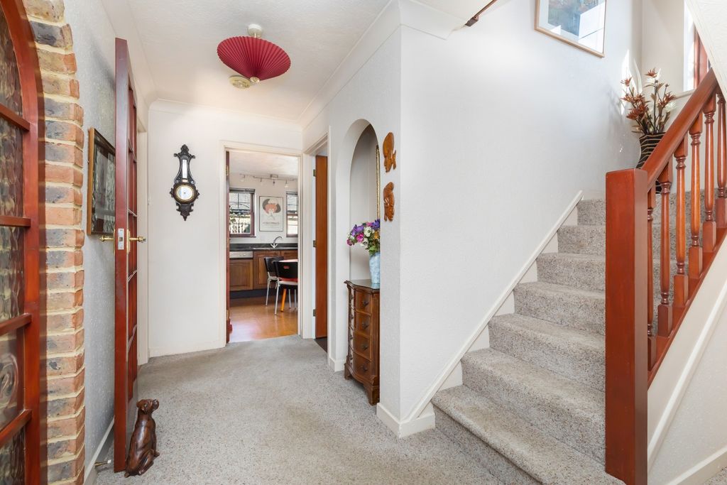 Property photo 2 of 18 4885783