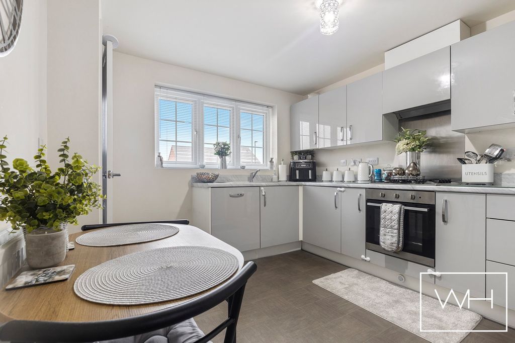 Property photo 3 of 20 1 Blackbird Grove, Woodlands 03_297