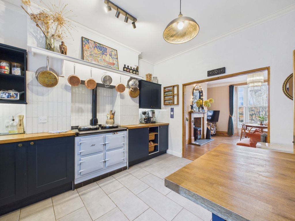 Property photo 3 of 25