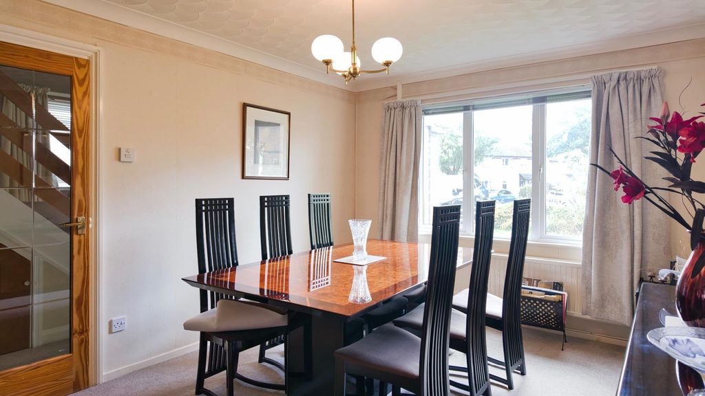 Property photo 2 of 10 Dining Room