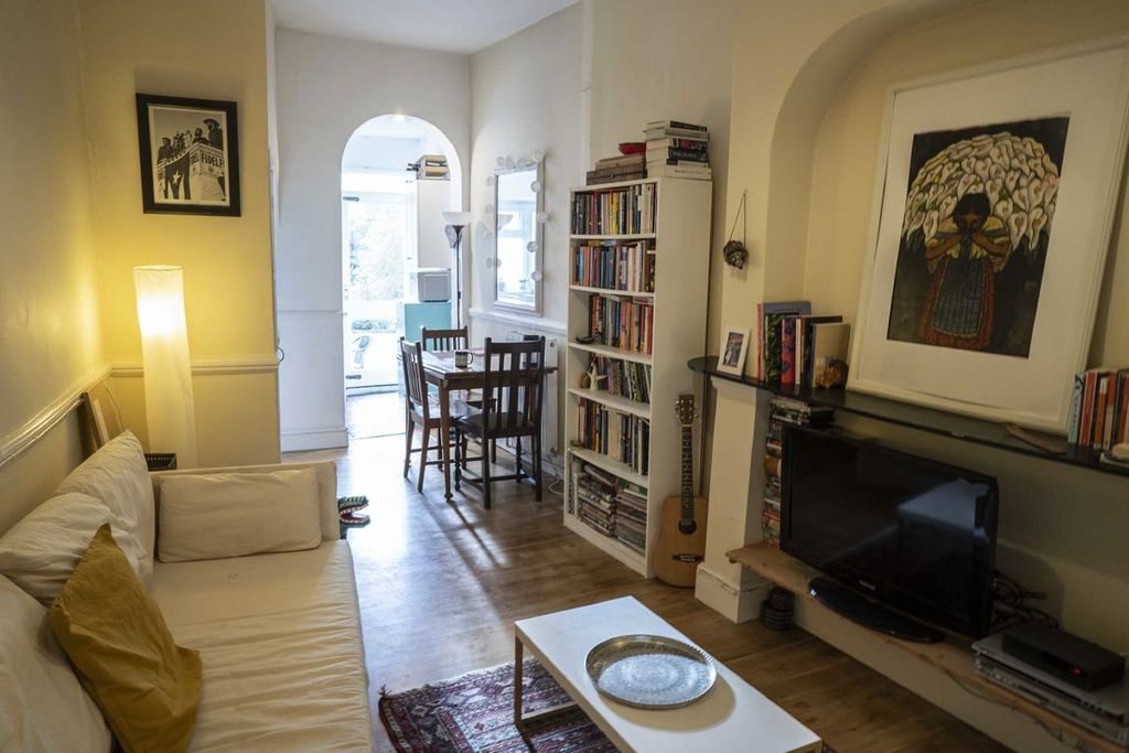 Property photo 2 of 8