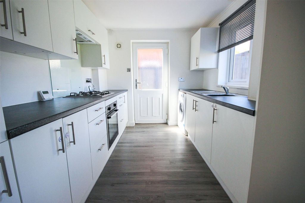 Property photo 3 of 21 Picture No. 09