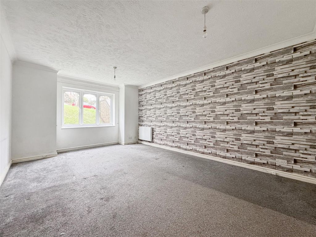 Property photo 2 of 11 8-Img_8428.Jpg