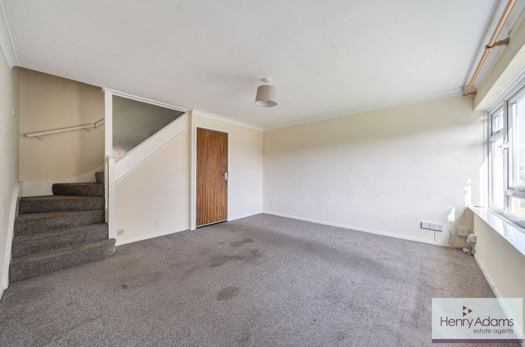 Additional image 4 of 2 bed flat for saleWinton Road, Petersfield GU32