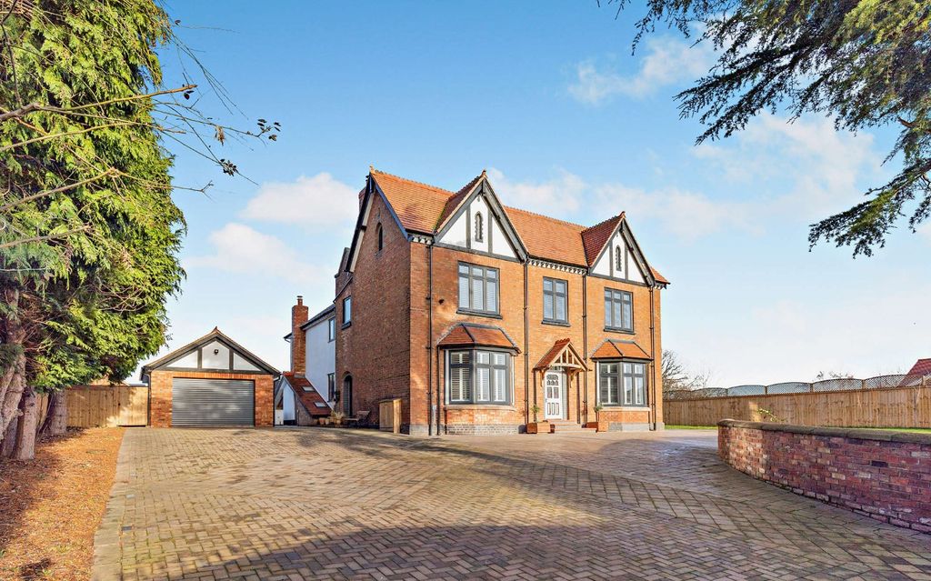 Property photo 1 of 47 Facade