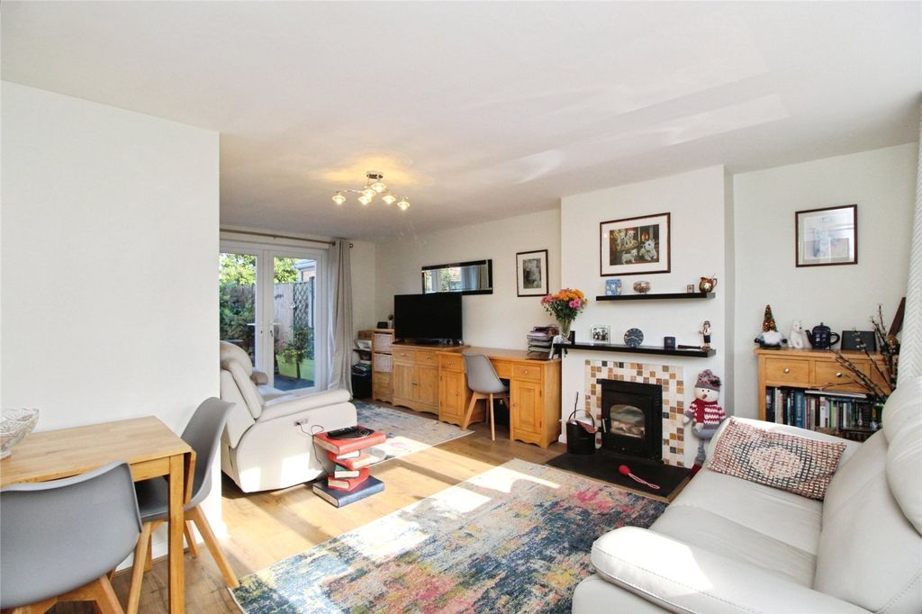 Property photo 2 of 27 Lounge Diner