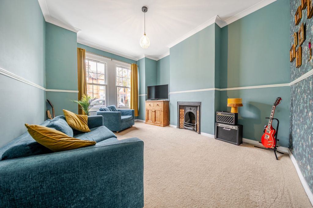 Property photo 3 of 24 Reception