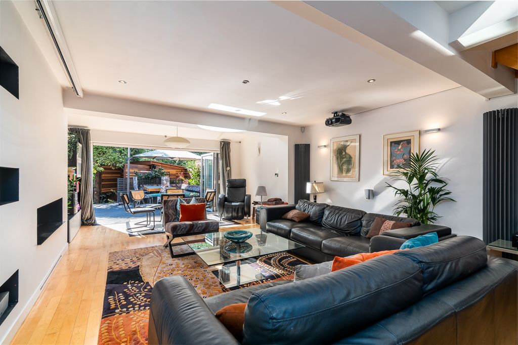 Property photo 2 of 30 Living:Dining Open Plan
